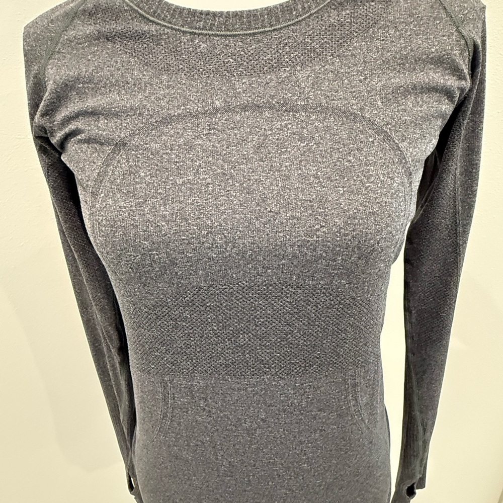 Women's Gray Long Sleeve Top